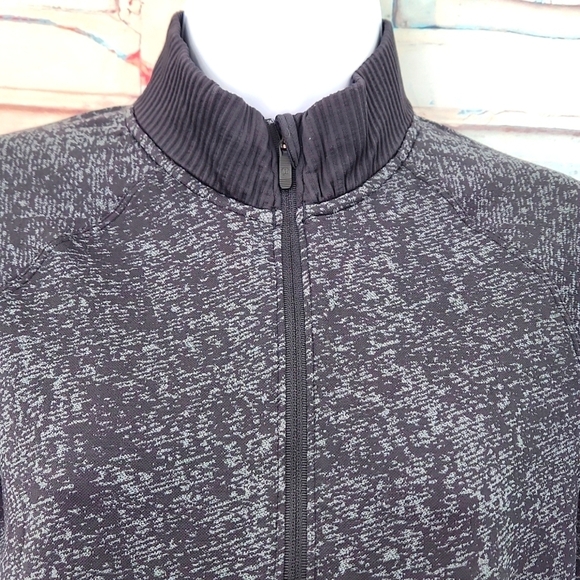 Lululemon Restless half zip long sleeve pullover in black & gray - Picture 3 of 7